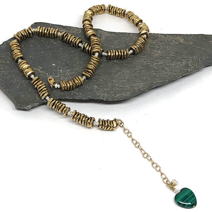 Ribbed brass necklace